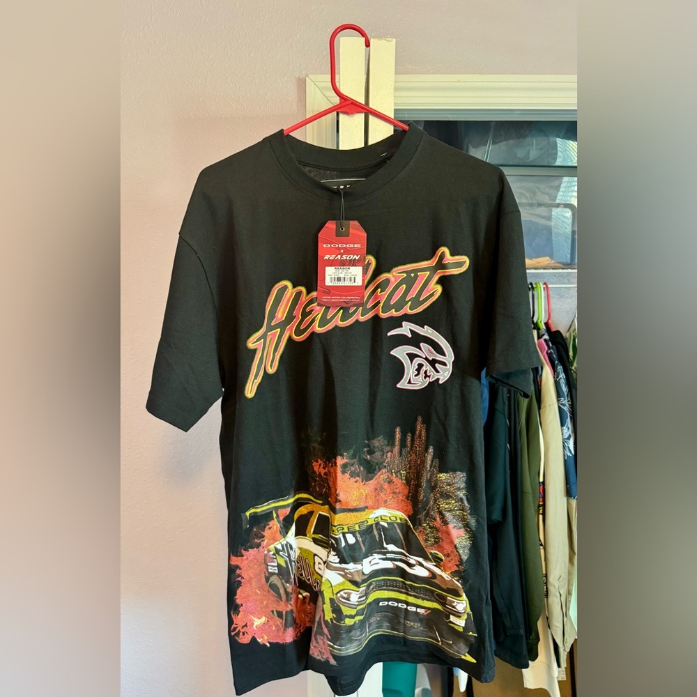 Dodge SRT Hellcat Men’s Limited Edition Large Black Graphic Tshirt. NWT